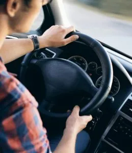 Direção Hidráulica Dura? Conheça as Causas e Soluções