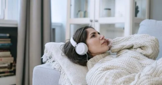 Os benefícios da música para a saúde mental no dia a dia